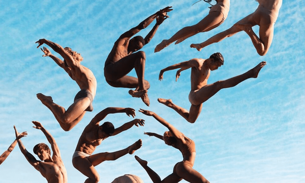 Ballerini che sfidano la forza di gravità nelle foto acrobatiche di Rob Woodcox